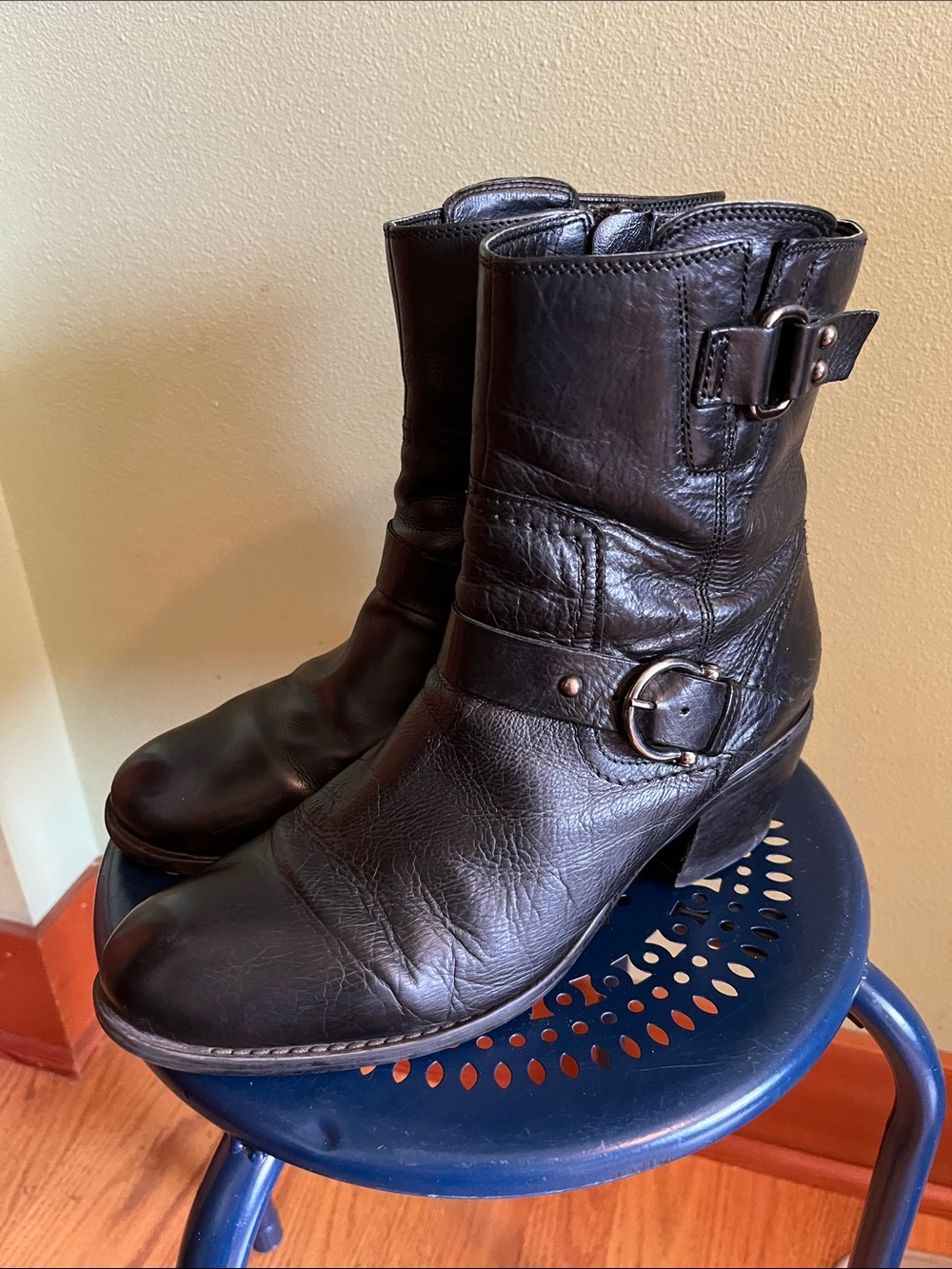 Clarks Black Leather Buckle Trim Boots, 8-1/2M